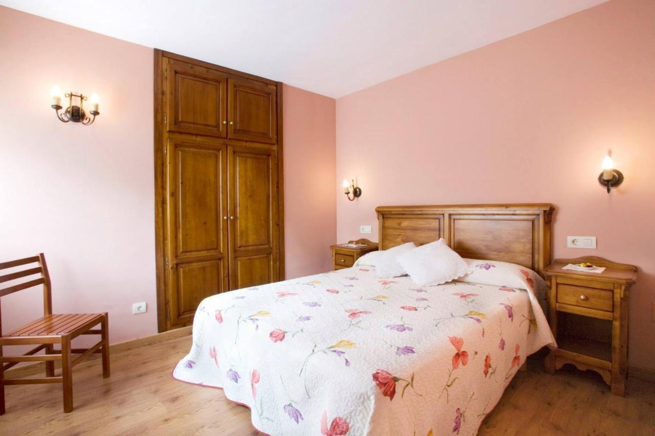Apartamentos La Corona - Cabrales Кареня де Кабралес Екстериор снимка