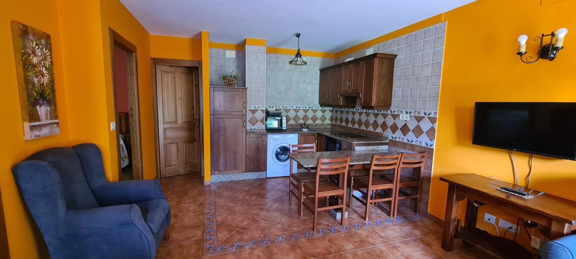 Apartamentos La Corona - Cabrales Кареня де Кабралес Екстериор снимка