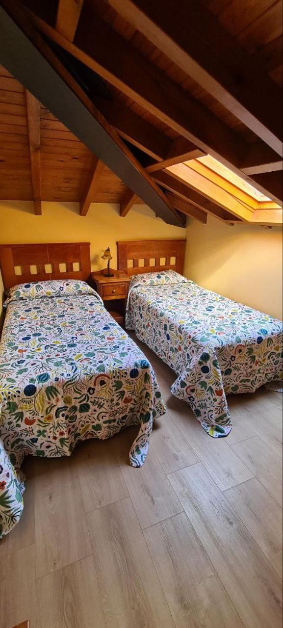 Apartamentos La Corona - Cabrales Кареня де Кабралес Екстериор снимка