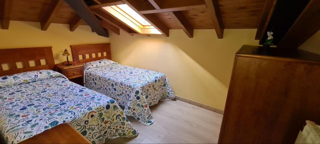 Apartamentos La Corona - Cabrales Кареня де Кабралес Екстериор снимка