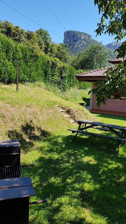 Apartamentos La Corona - Cabrales Кареня де Кабралес Екстериор снимка