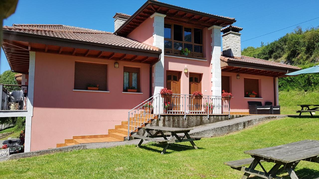 Apartamentos La Corona - Cabrales Кареня де Кабралес Екстериор снимка